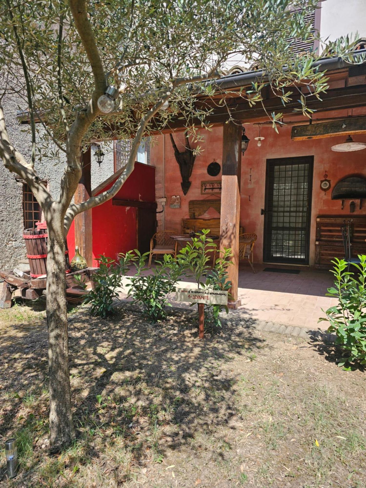 La Rosa Dei Venti - Country House Fossato di Vico Dış mekan fotoğraf