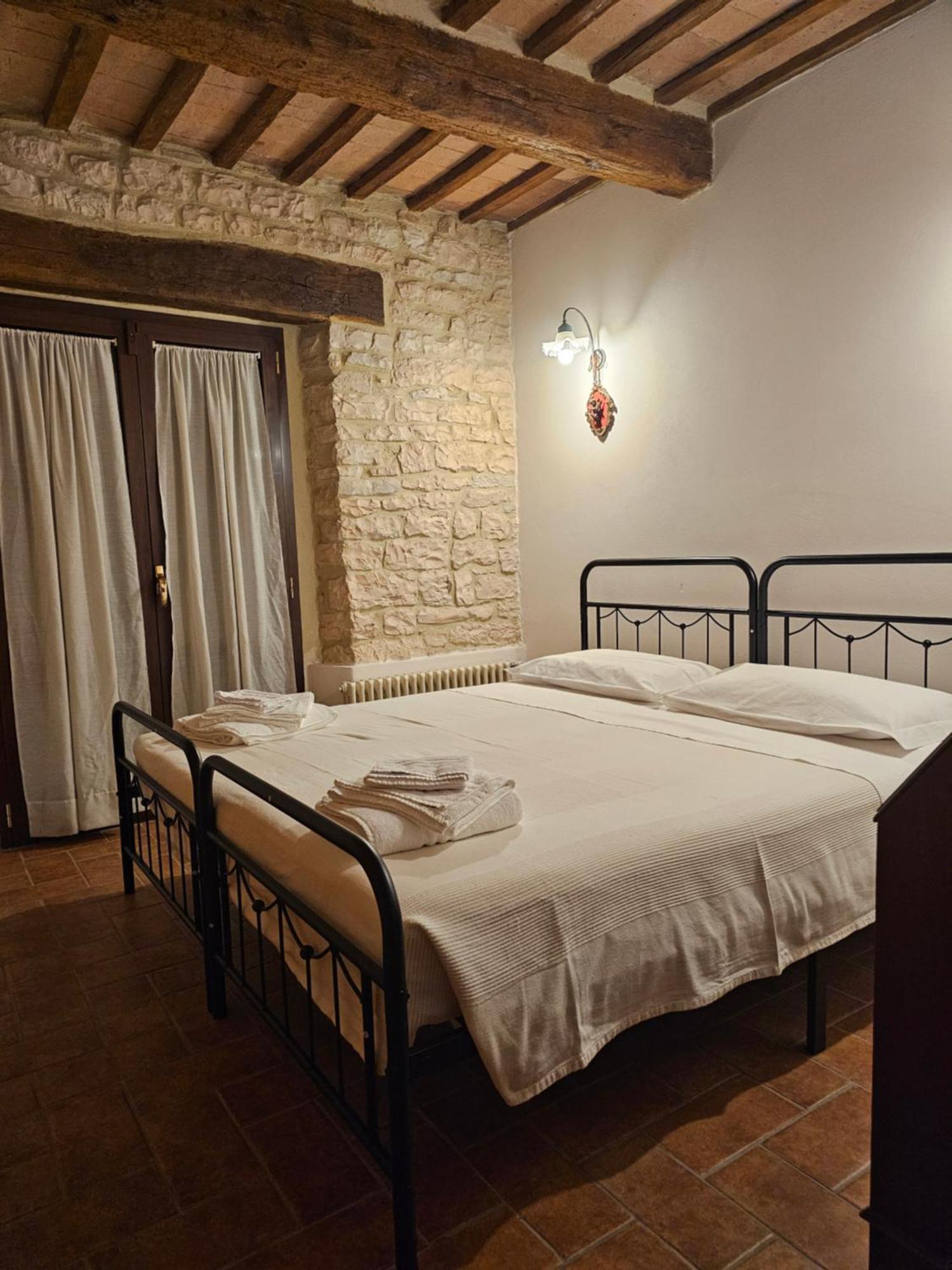 La Rosa Dei Venti - Country House Fossato di Vico Dış mekan fotoğraf