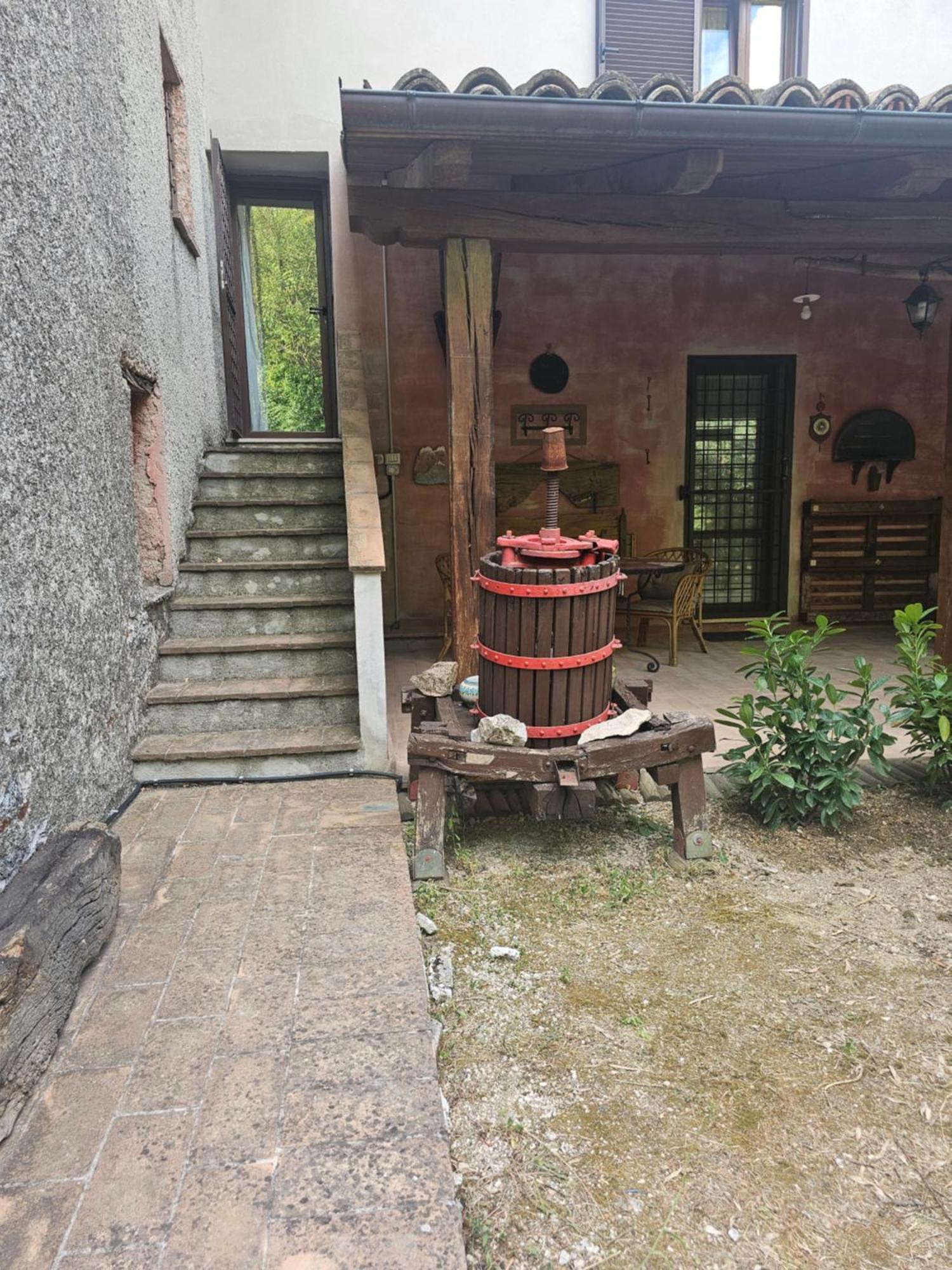 La Rosa Dei Venti - Country House Fossato di Vico Dış mekan fotoğraf