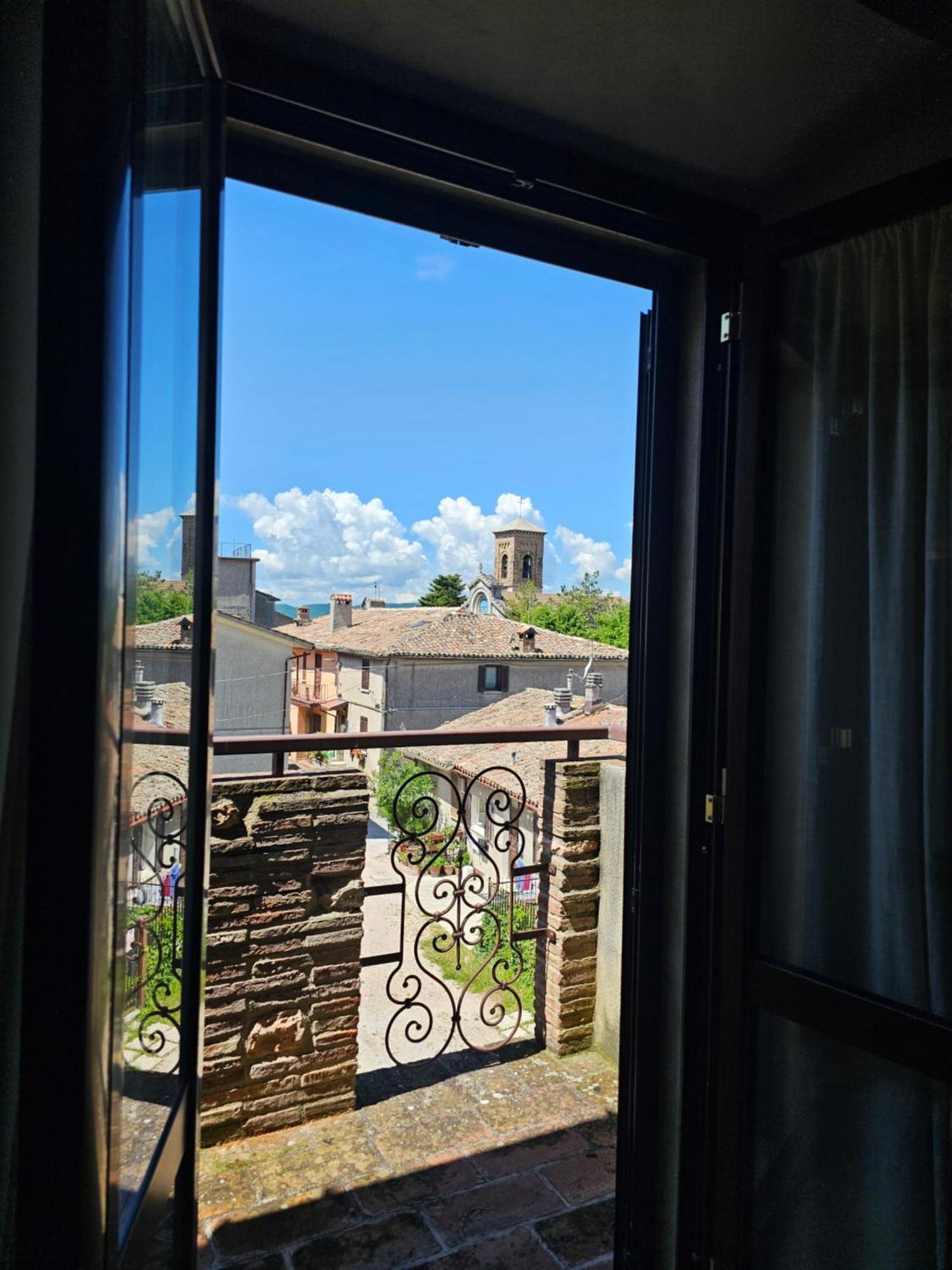 La Rosa Dei Venti - Country House Fossato di Vico Dış mekan fotoğraf